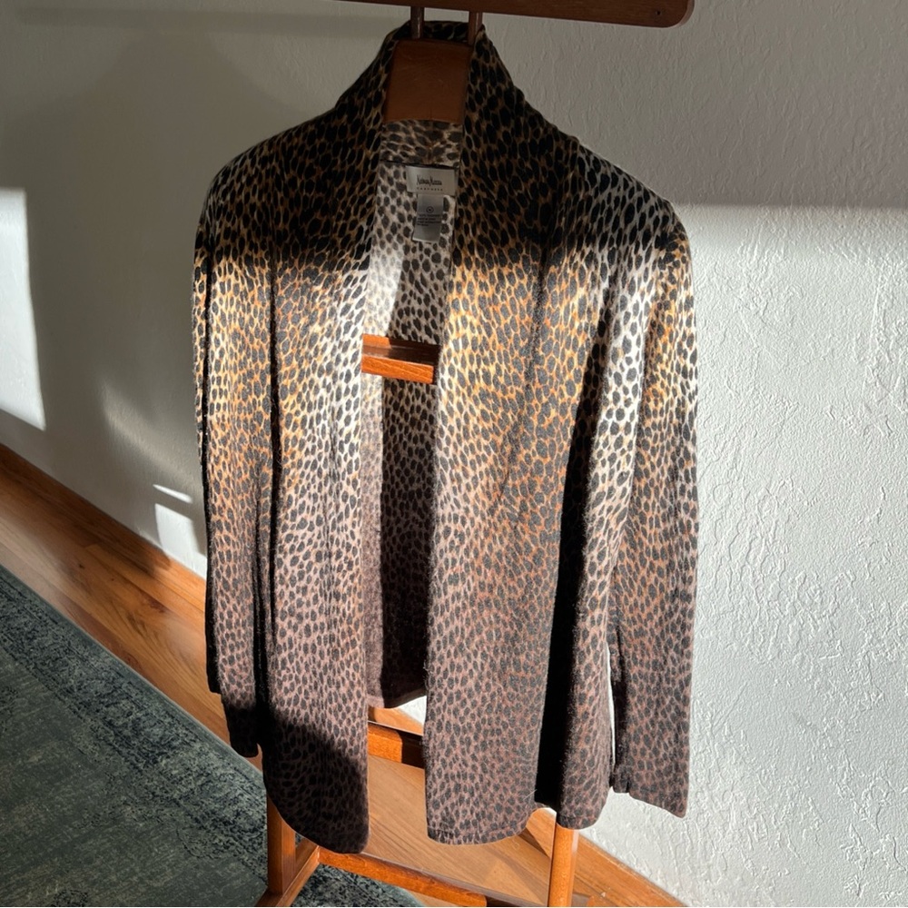 Neiman Marcus 100% Cashmere Animal Leopard Ombré Print Sweater Size Medium Wrap